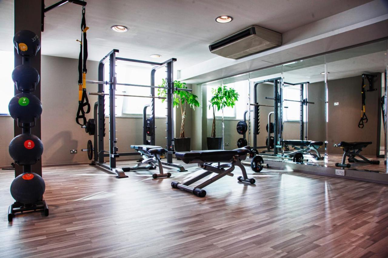 Ax The Victoria Hotel Слима Екстериор снимка