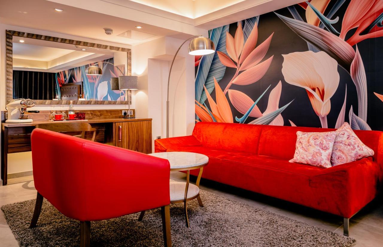 Ax The Victoria Hotel Слима Екстериор снимка