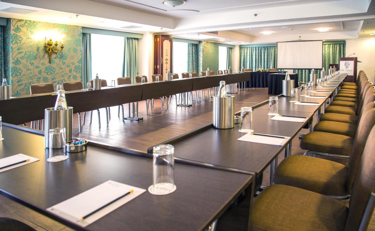 Ax The Victoria Hotel Слима Екстериор снимка