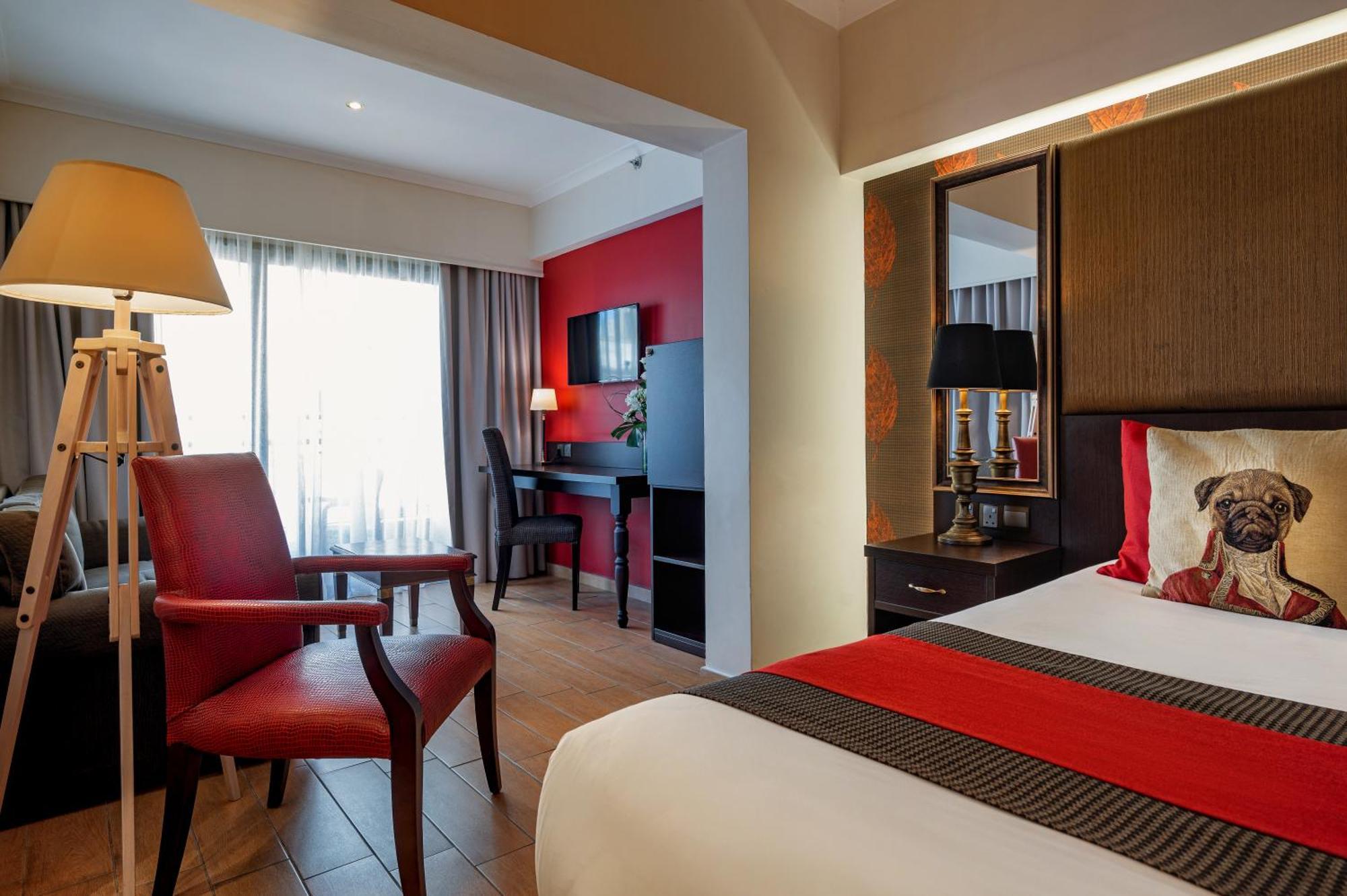 Ax The Victoria Hotel Слима Екстериор снимка