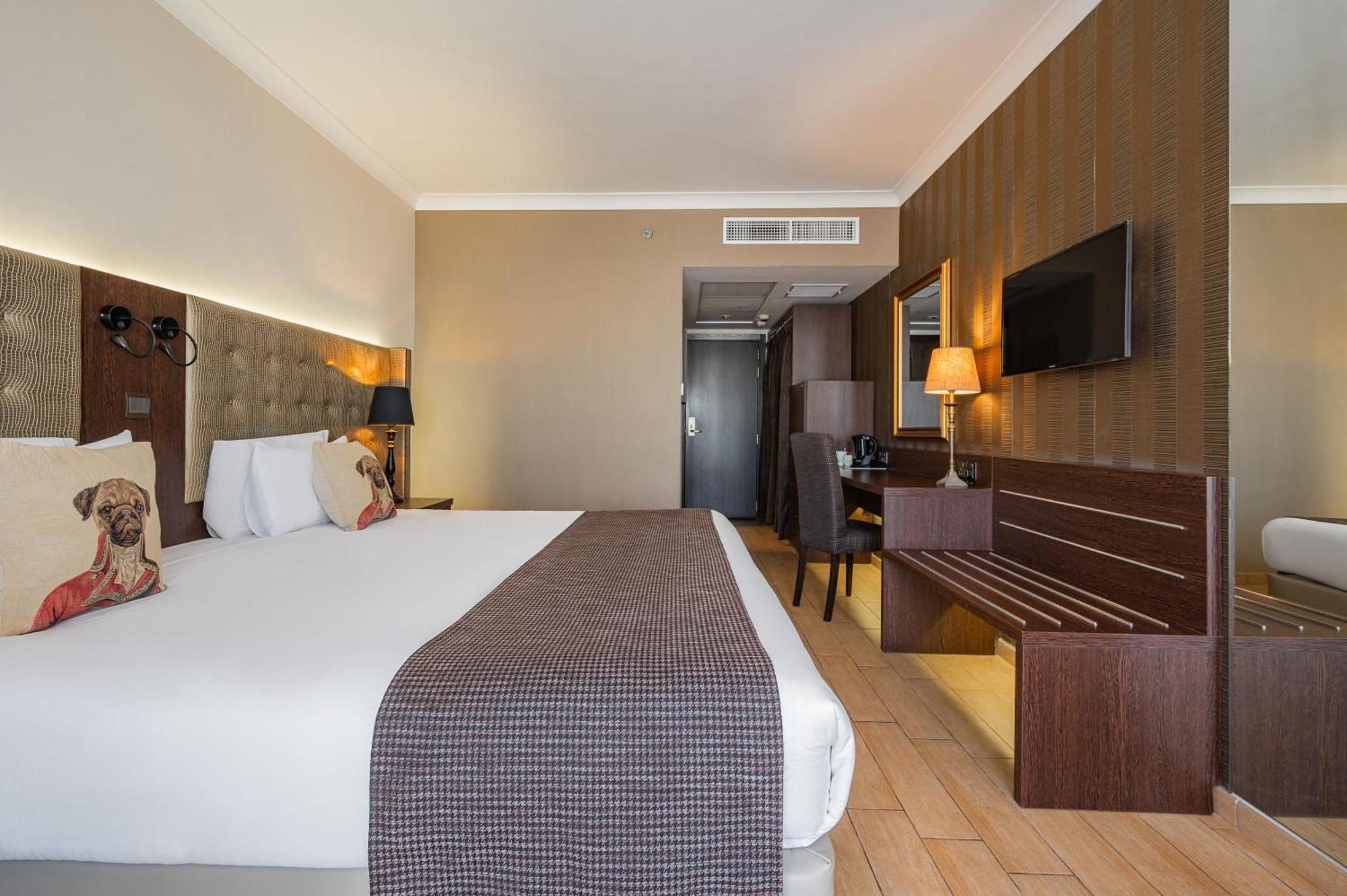 Ax The Victoria Hotel Слима Екстериор снимка