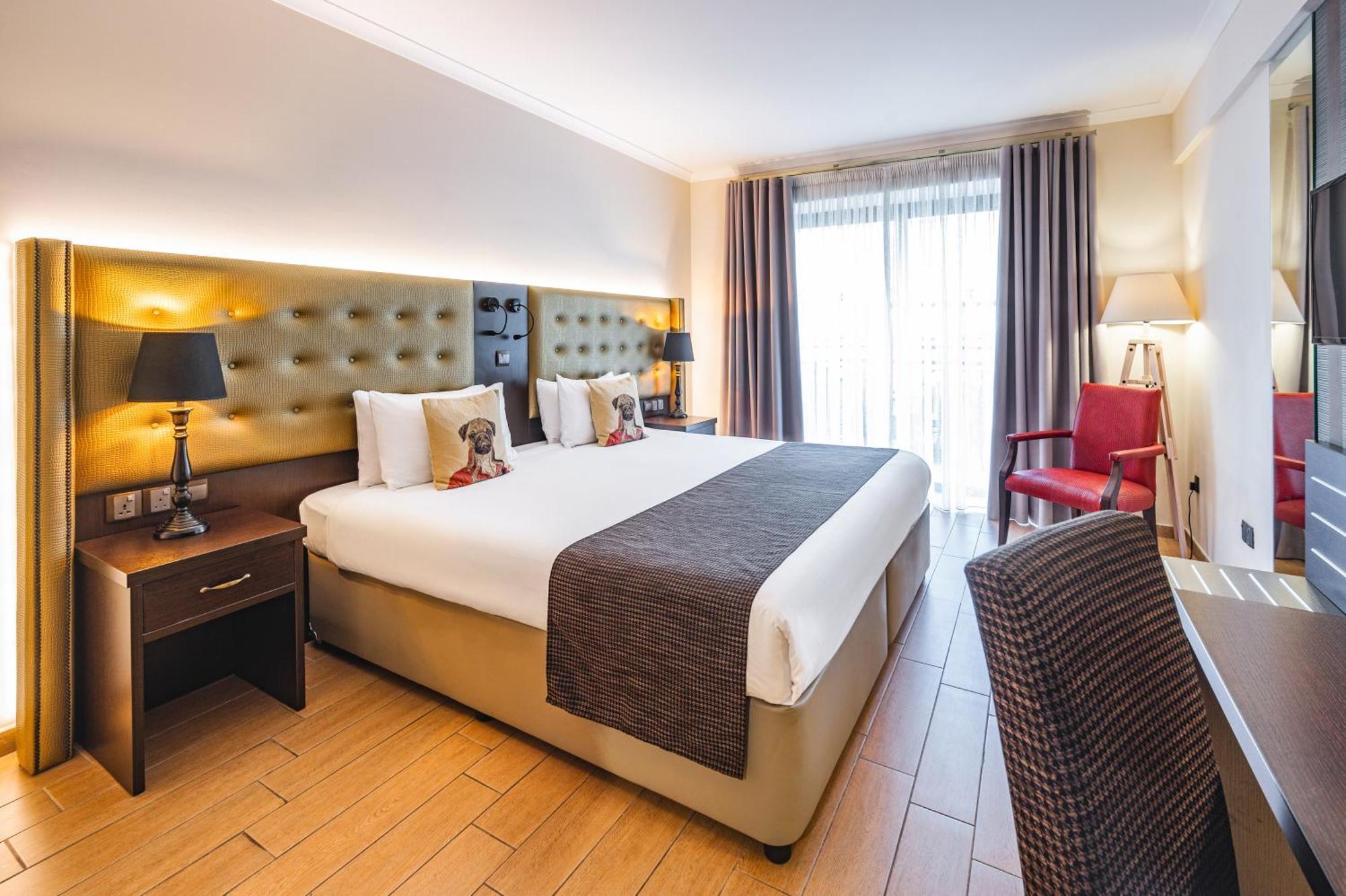 Ax The Victoria Hotel Слима Екстериор снимка