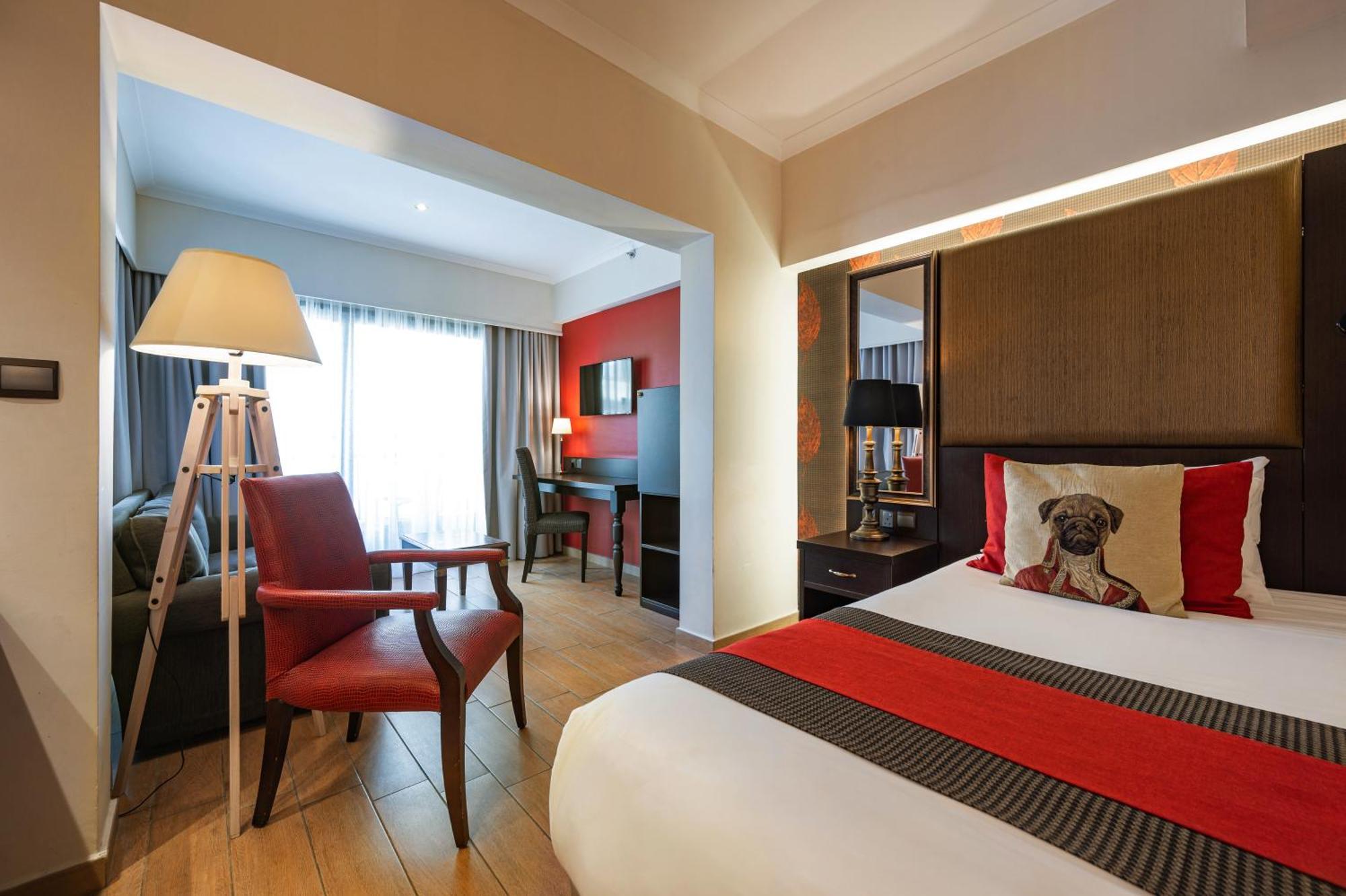 Ax The Victoria Hotel Слима Екстериор снимка