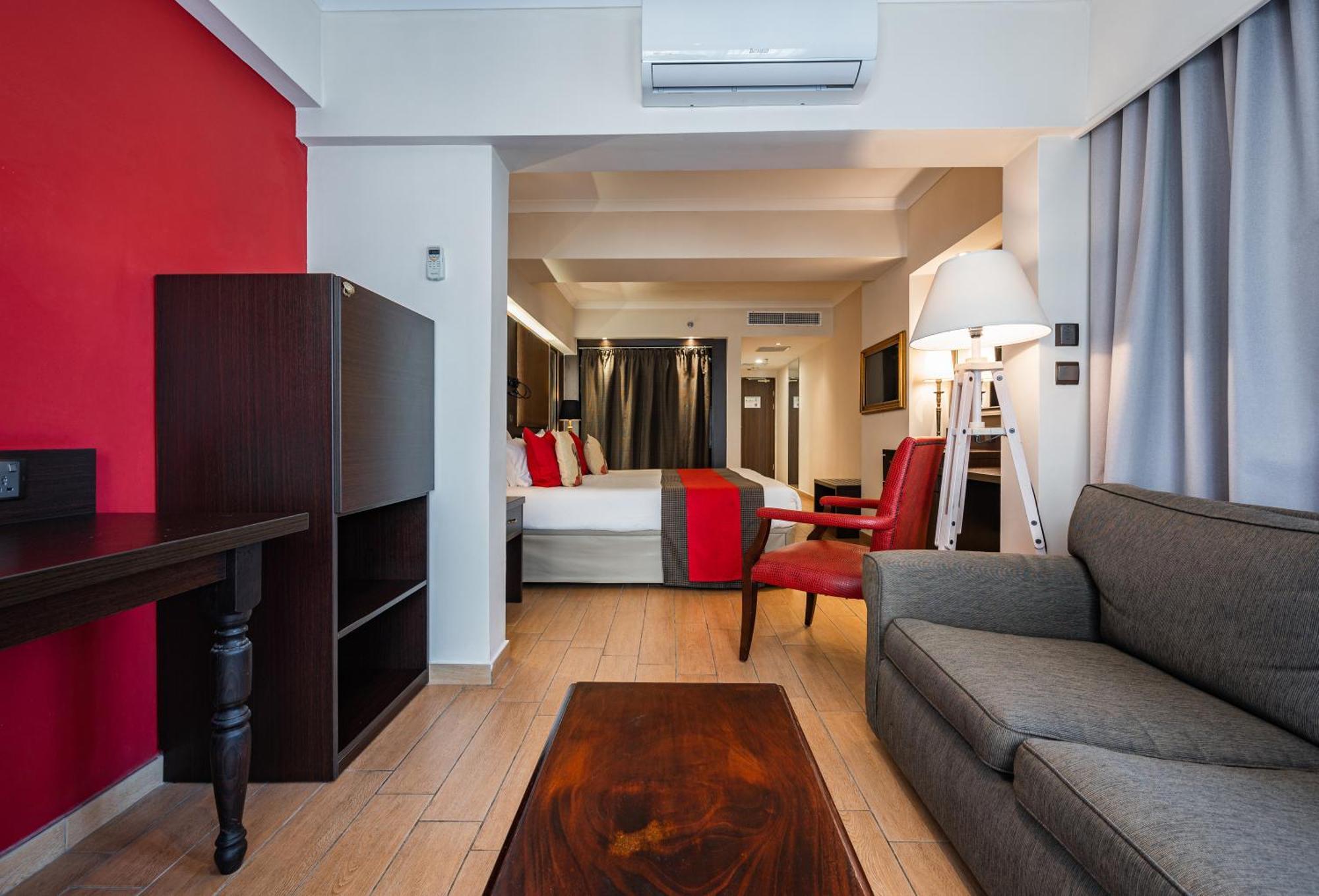 Ax The Victoria Hotel Слима Екстериор снимка