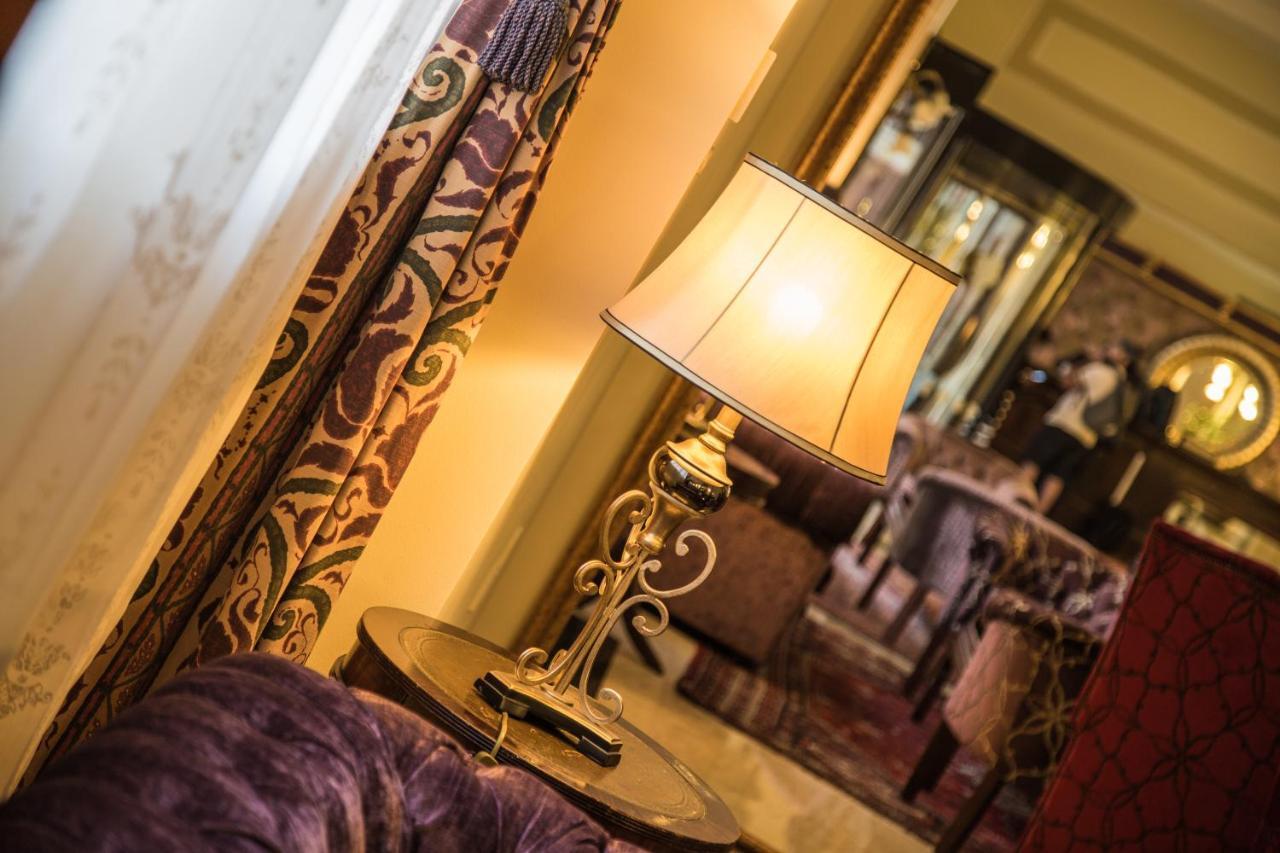 Ax The Victoria Hotel Слима Екстериор снимка